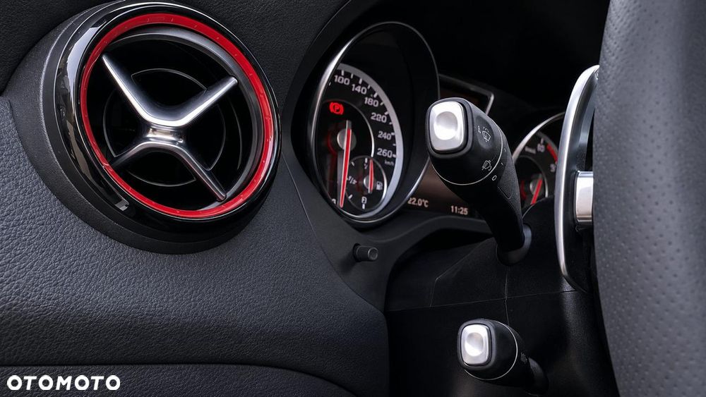 Mercedes-Benz CLA 45 AMG 4Matic 7G-DCT - 10