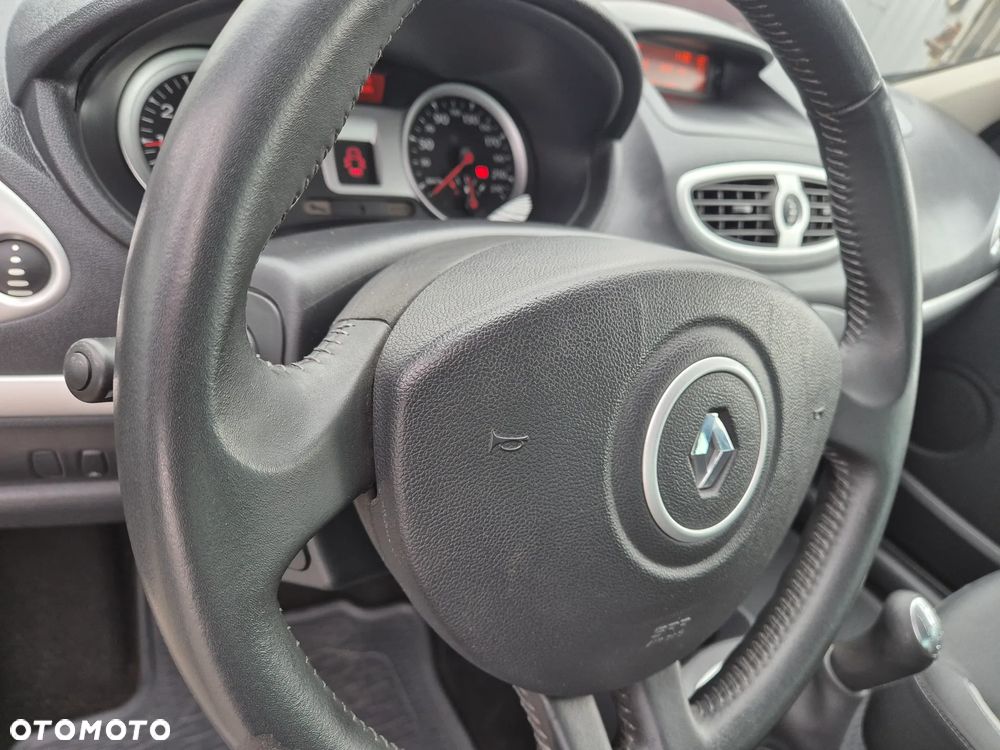 Renault Clio 1.2 16V 75 Dynamique - 19