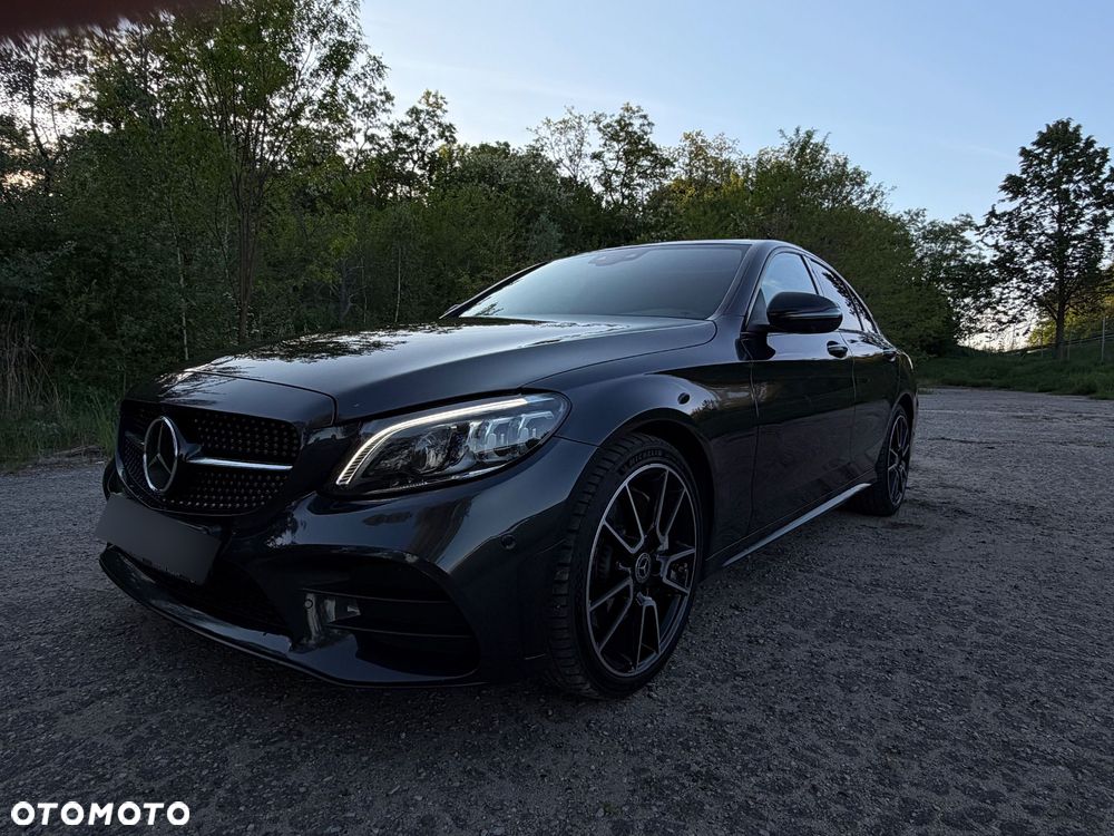 Mercedes-Benz Klasa C 400 4-Matic 9G-TRONIC - 32