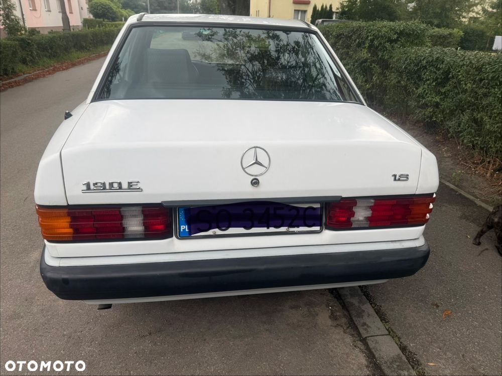 Mercedes-Benz W201 (190) - 4