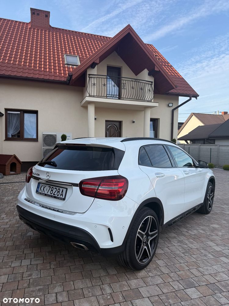 Mercedes-Benz GLA 200 7G-DCT AMG Line - 4