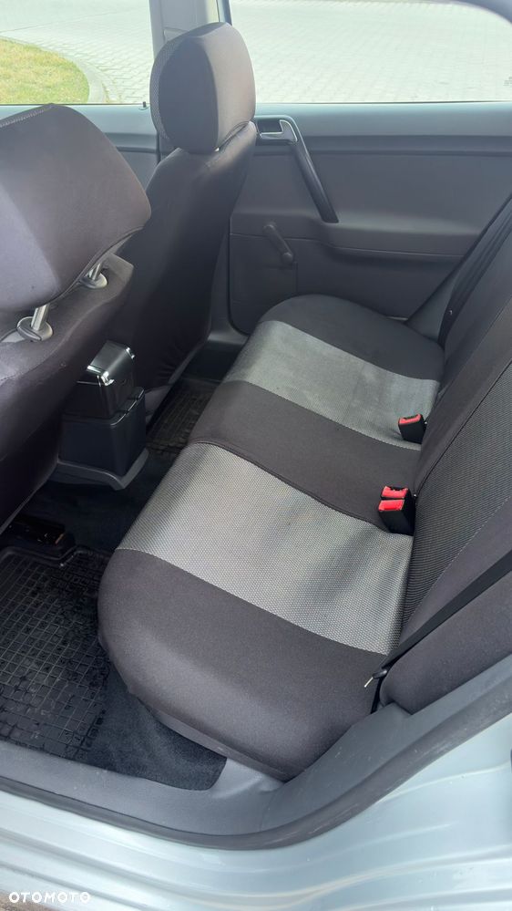 Volkswagen Polo 1.4 16V Comfortline - 16