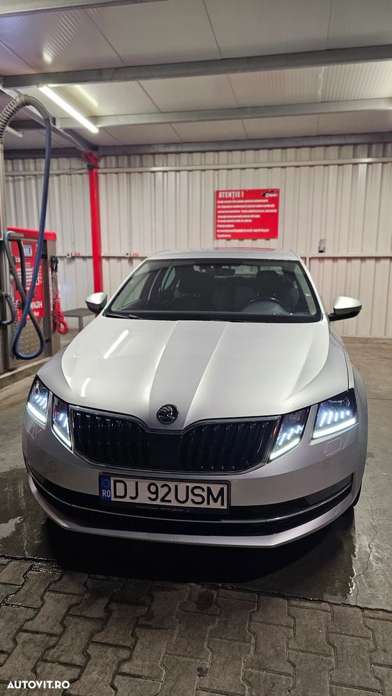 Skoda Octavia 2.0 TDI STYLE DSG - 10
