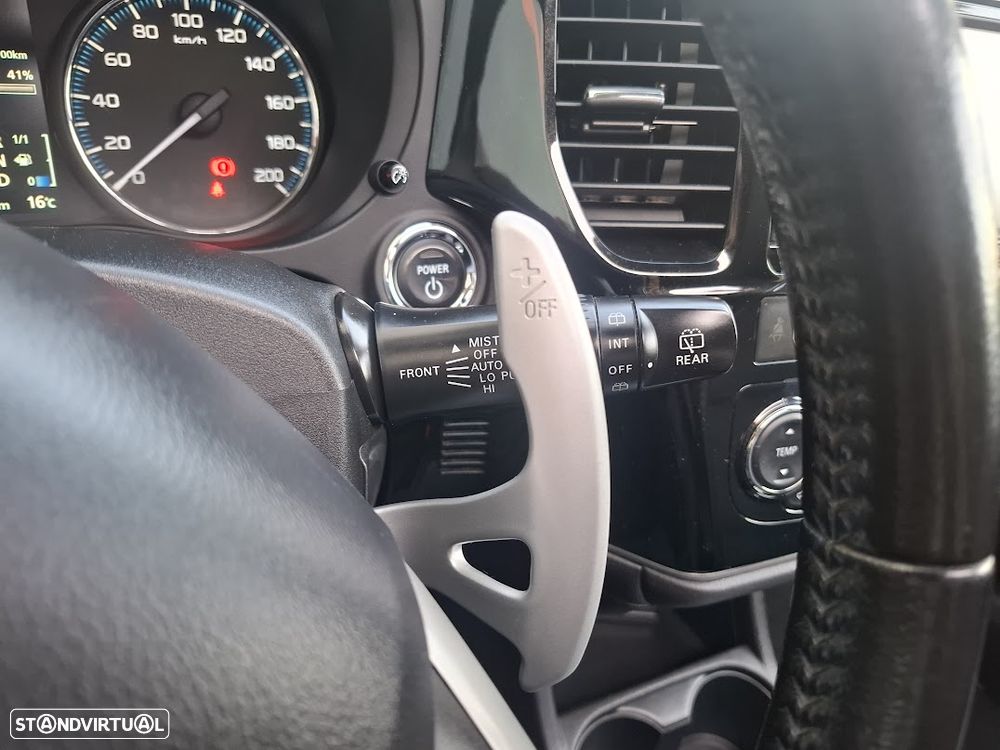 Mitsubishi Outlander - 24