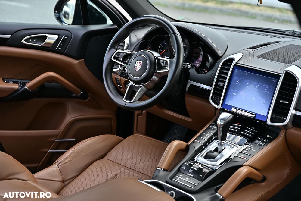 Porsche Cayenne 3.0 L - 10