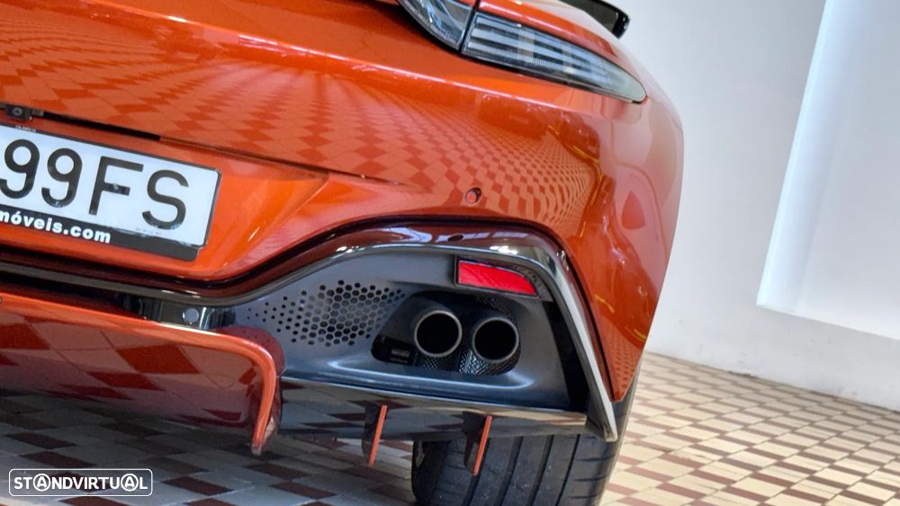 Aston Martin Vantage Coupe 4.0 Twin-Turbo V8 - 15