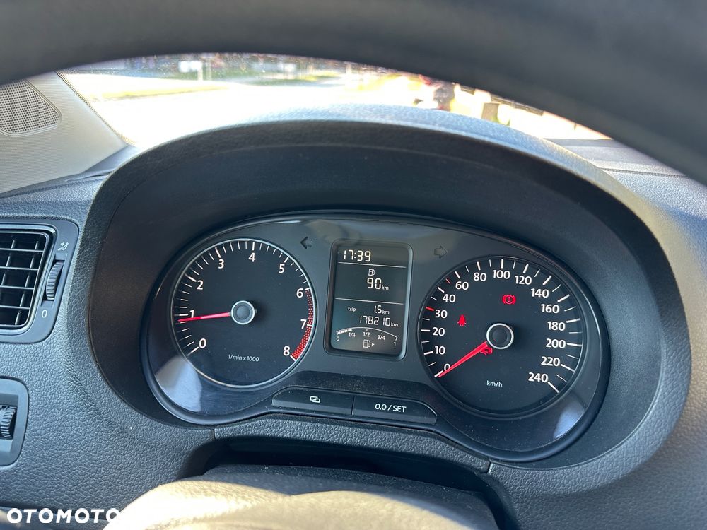 Volkswagen Polo - 23