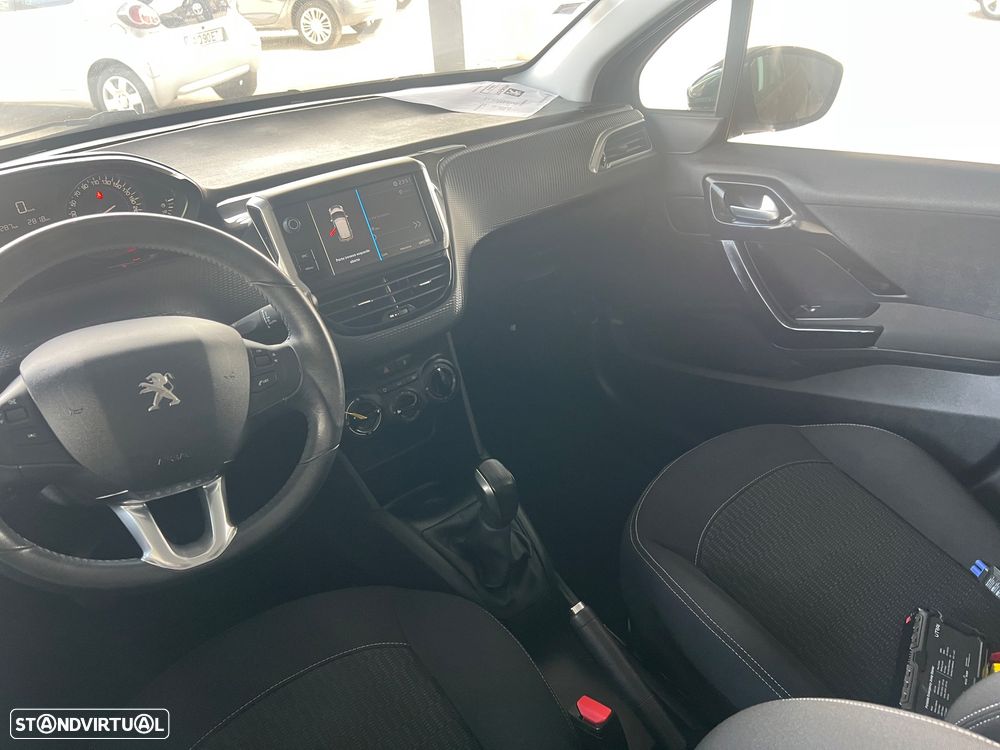 Peugeot 208 1.2 PureTech Style - 10