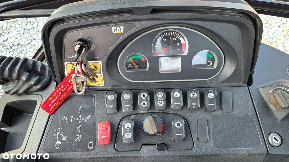 Caterpillar 432F3 - 16