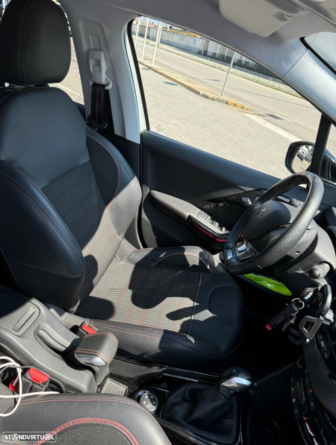 Peugeot 2008 1.2 PureTech GT Line - 8