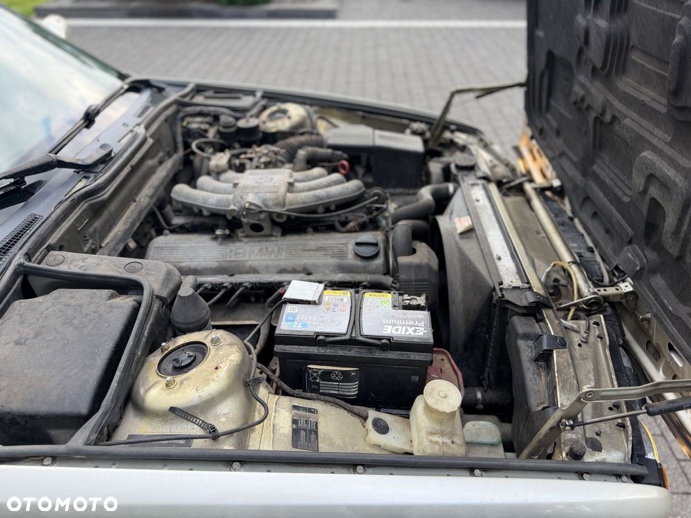 BMW Seria 5 520 i - 15