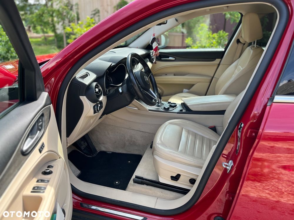 Alfa Romeo Stelvio 2.0 Turbo First Edition Q4 - 12