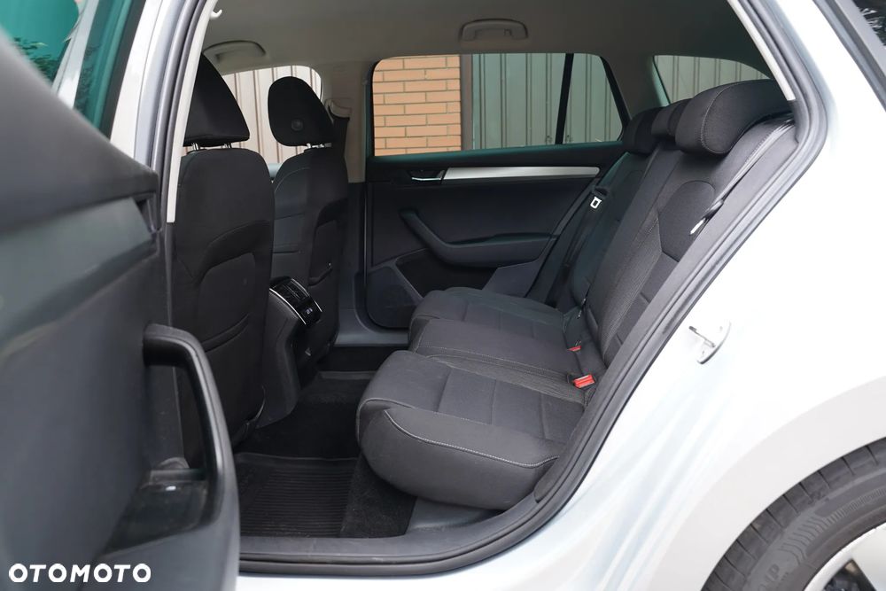 Skoda Superb 2.0 TDI Ambition - 21