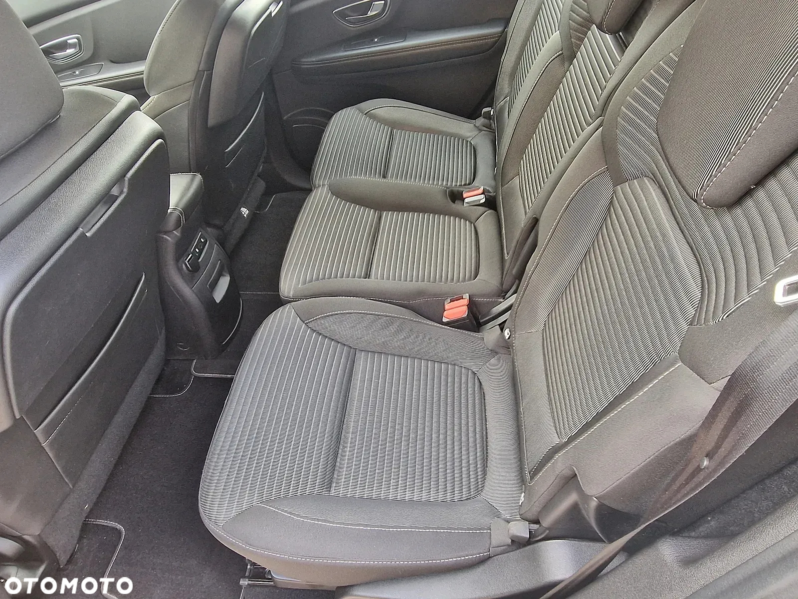 Renault Scenic 1.5 dCi Bose EDC - 11