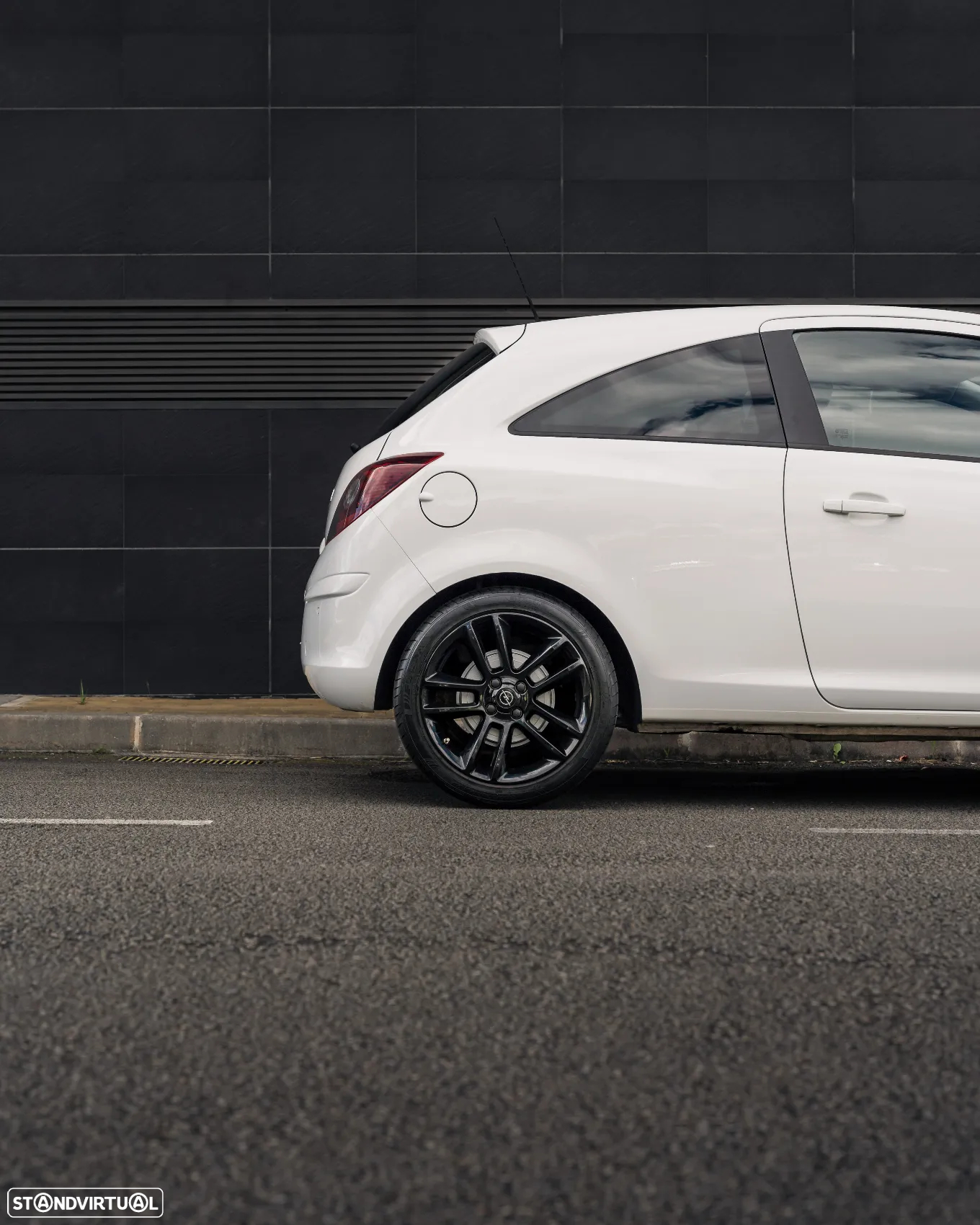 Opel Corsa 1.4 Black Edition - 32