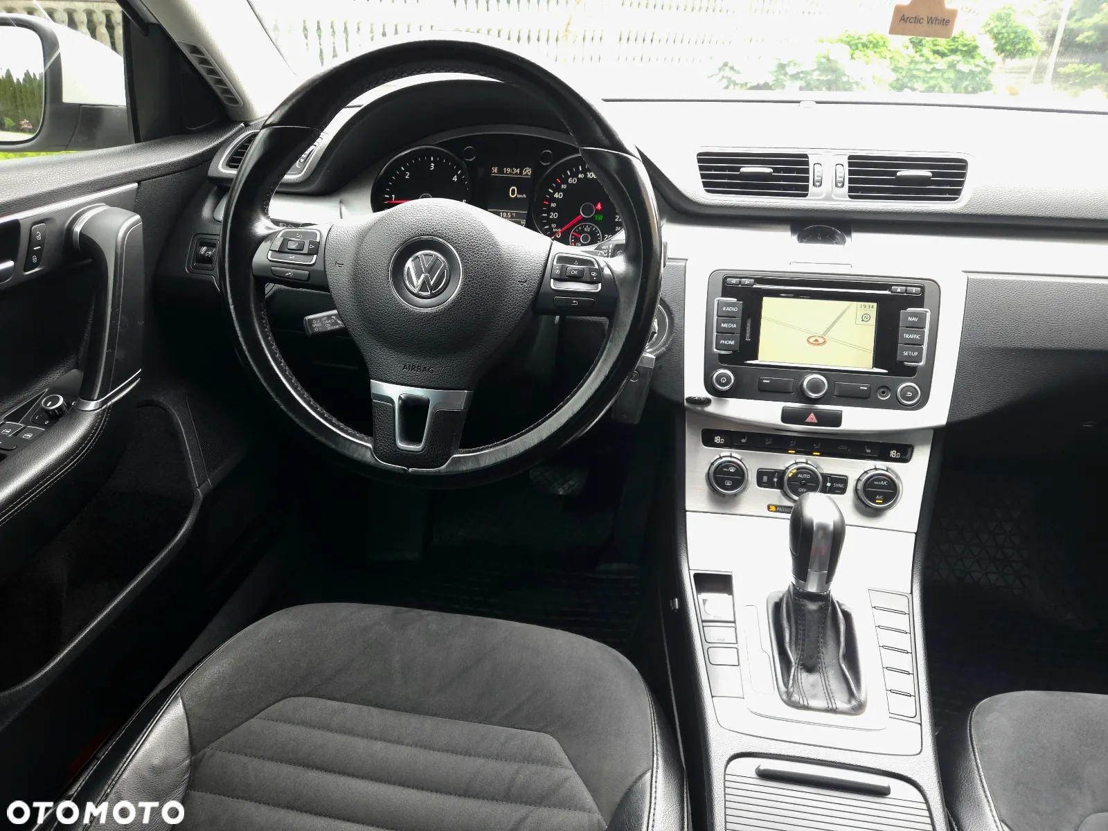 Volkswagen Passat 2.0 TDI Comfortline R-Style DSG - 26