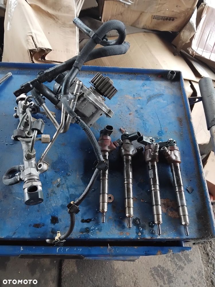 Układ Paliwowy VW Skoda 04L 130 277 AJ - 2