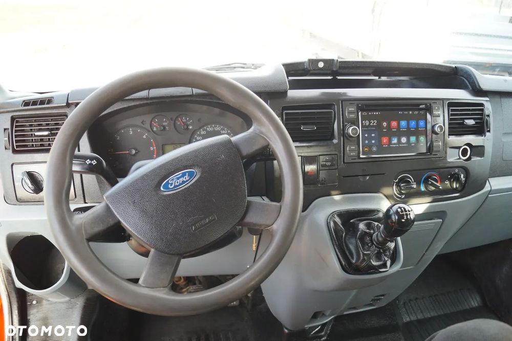 Ford Transit - 25
