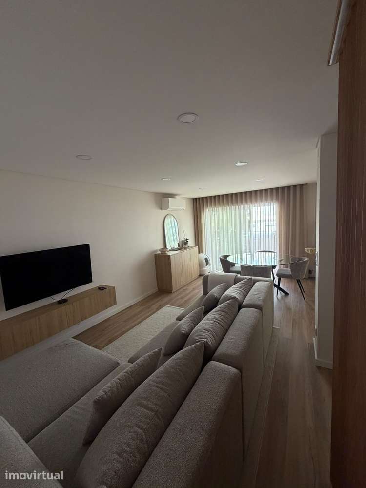 T2 TOTALMENTE RENOVADO NA MEADELA | VIANA DO CASTELO - Grande imagem: 3/6