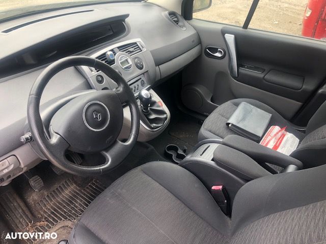 Dezmembrez Renault Scenic 1.9 diesel - 2
