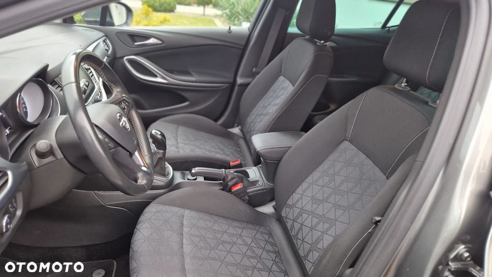 Opel Astra 1.6 D Start/Stop 120 Jahre - 13