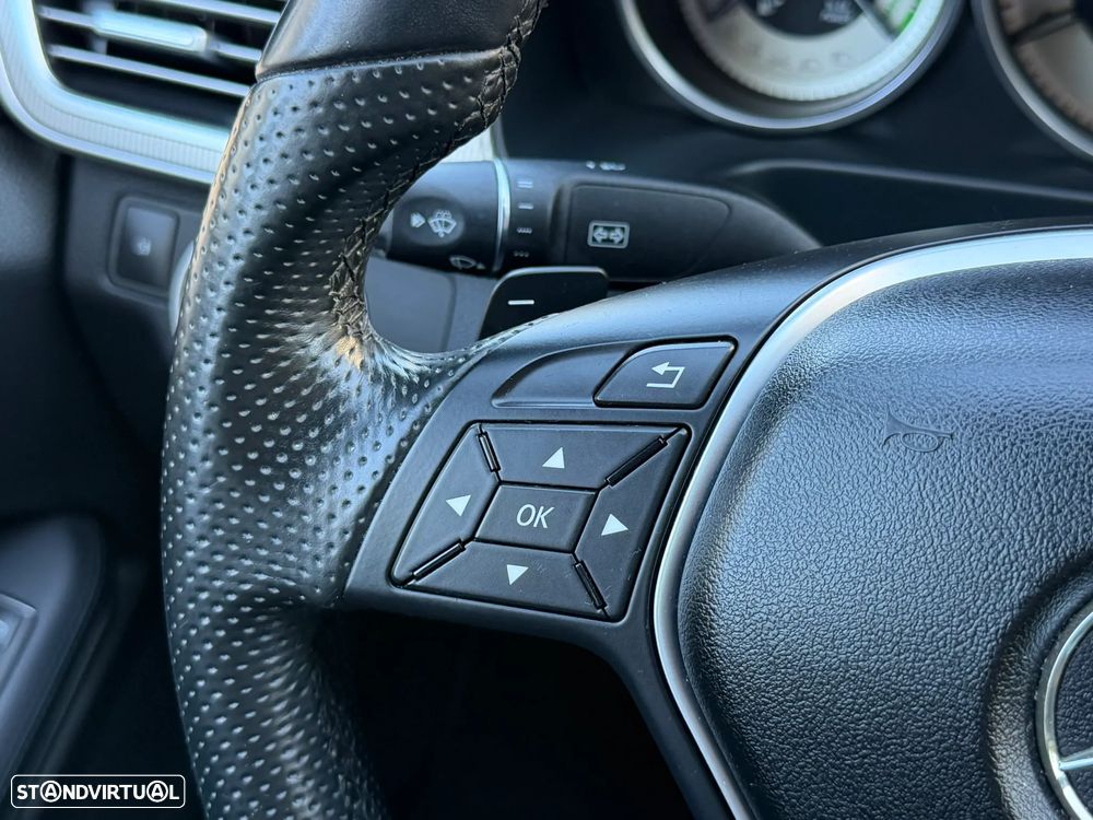 Mercedes-Benz E 300 Bluetec Hybrid Avantgarde - 12