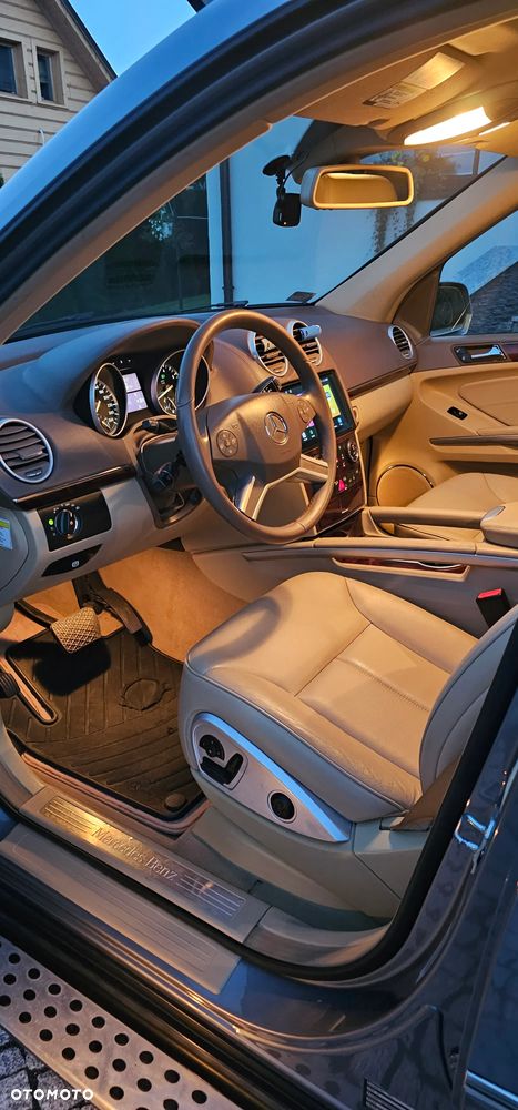 Mercedes-Benz GL 450 4Matic 7G-TRONIC - 15