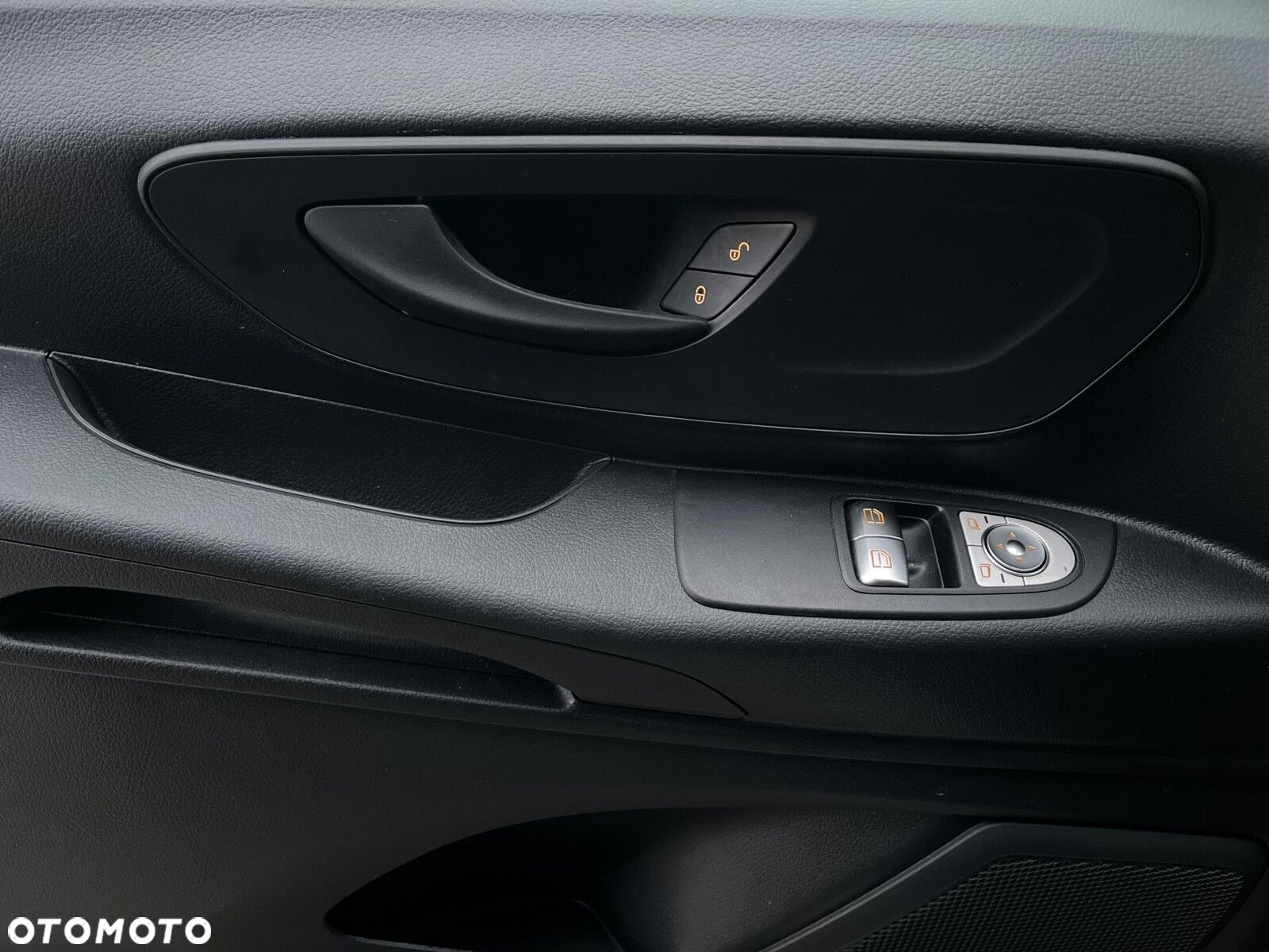 Mercedes-Benz Vito - 10