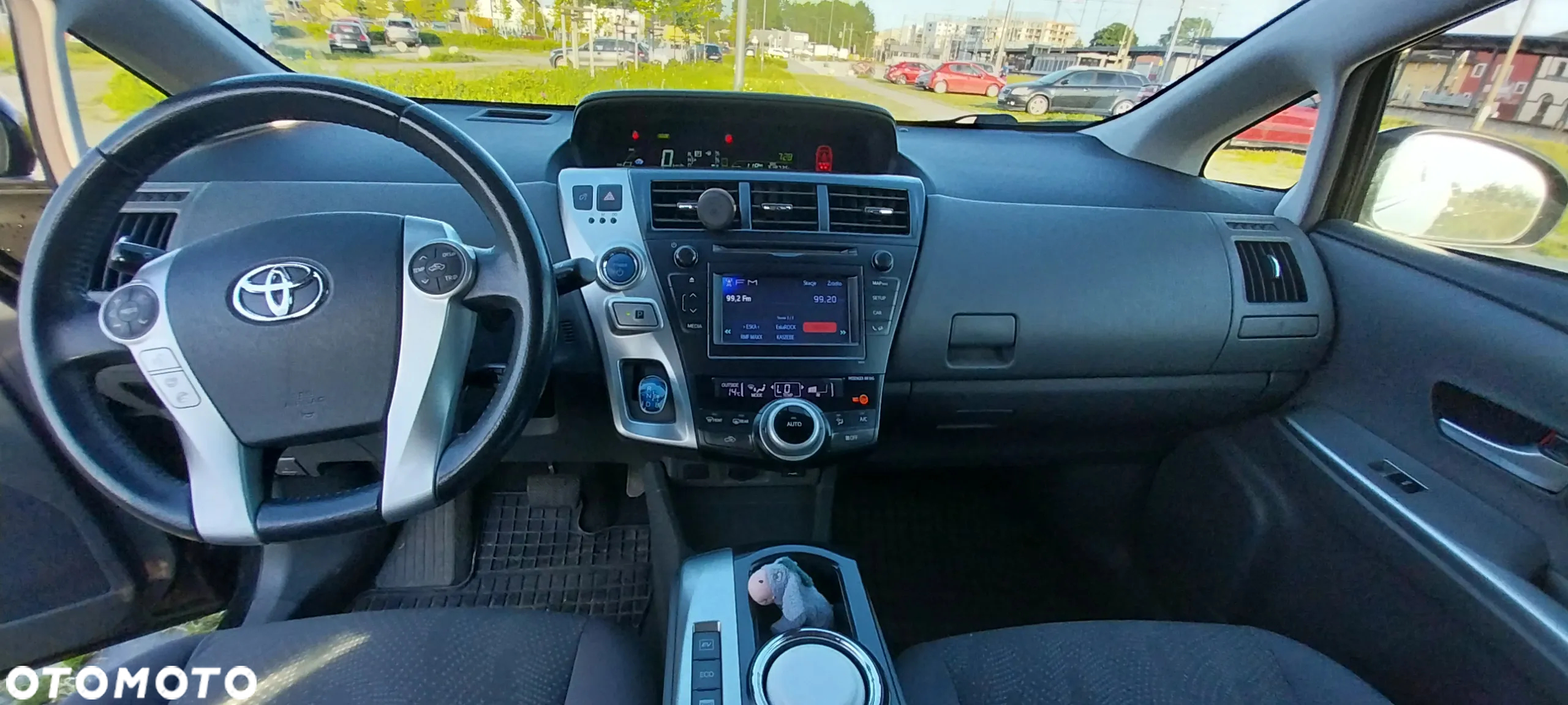 Toyota Prius+ (Hybrid) - 14