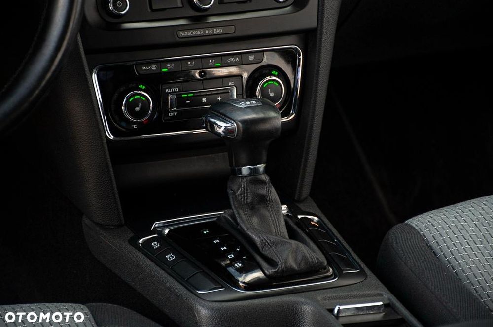 Skoda Superb 2.0 TDI DSG Ambition - 23