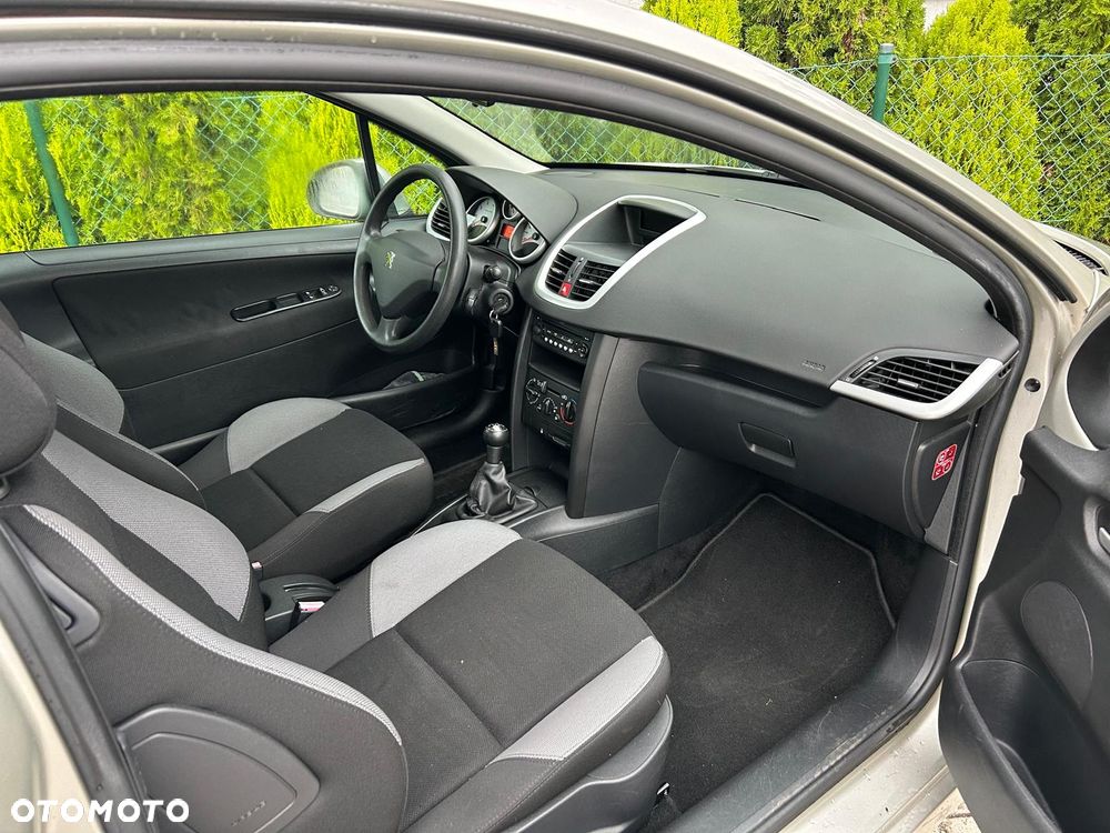 Peugeot 207 1.4 Presence Grand Prix - 18