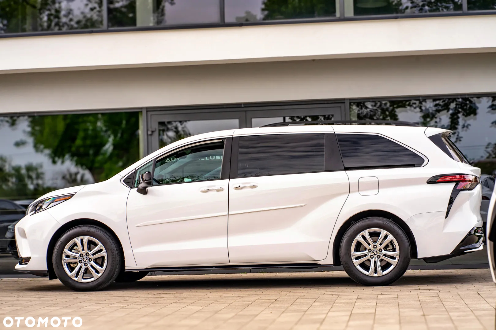 Toyota Sienna - 16