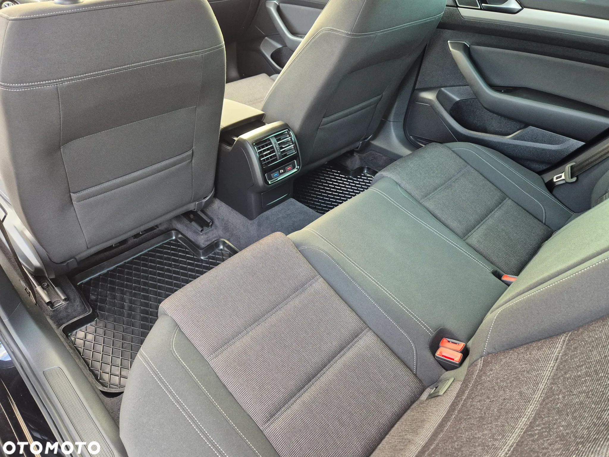 Volkswagen Passat 2.0 TDI BMT Comfortline - 24