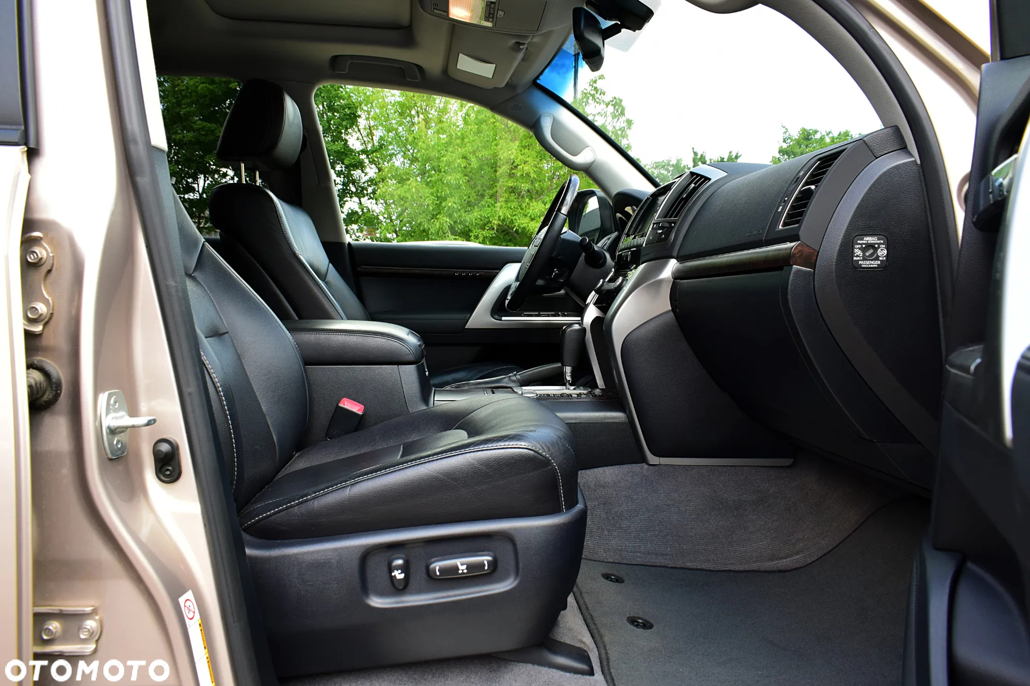Toyota Land Cruiser LC 4.5 D-4D V8 Prestige - 8