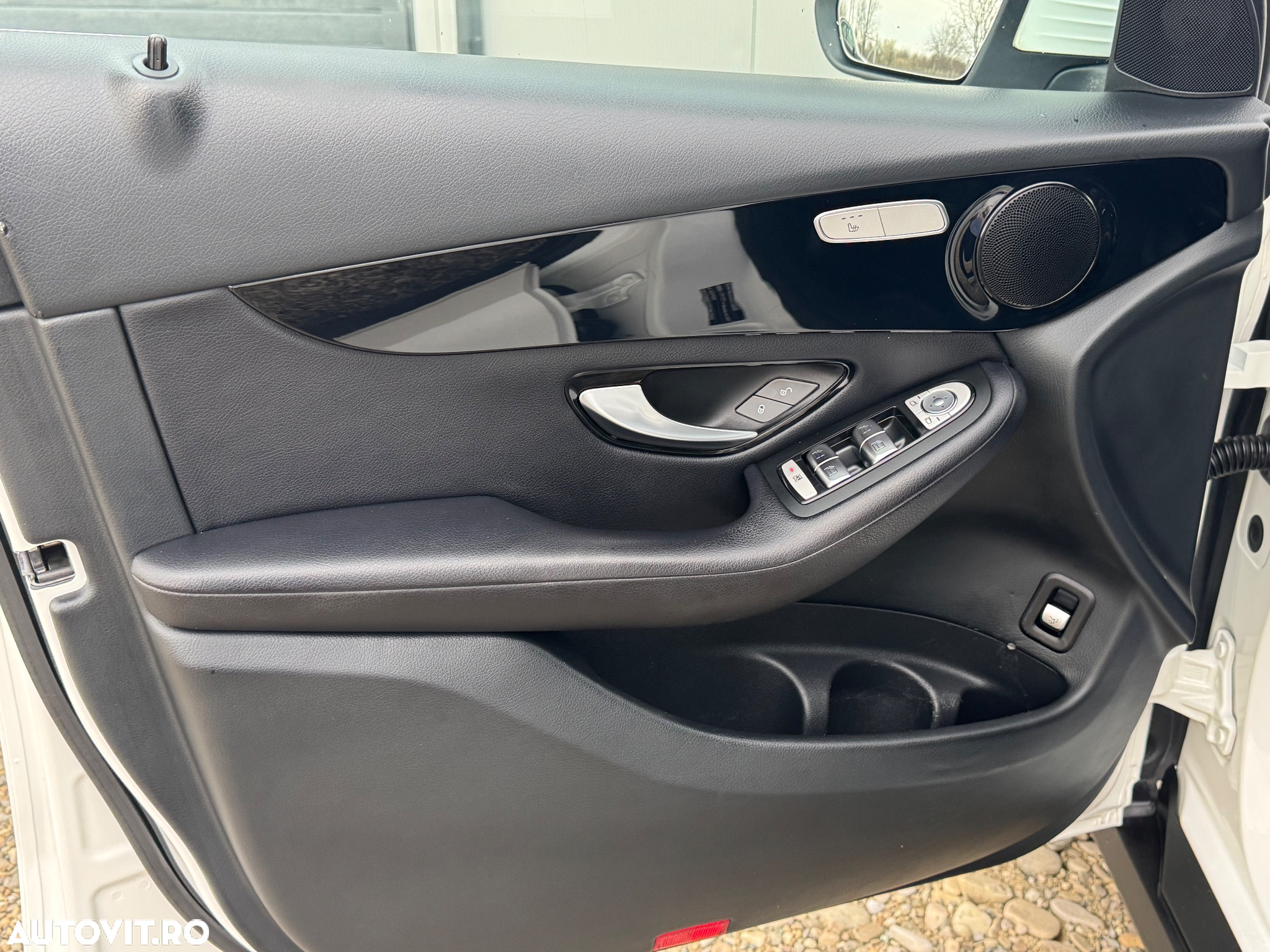 Mercedes-Benz GLC 220 d 4Matic 9G-TRONIC AMG Line - 11