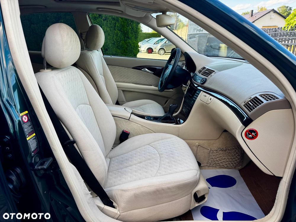 Mercedes-Benz Klasa E 200 CDI Automatik Classic - 27