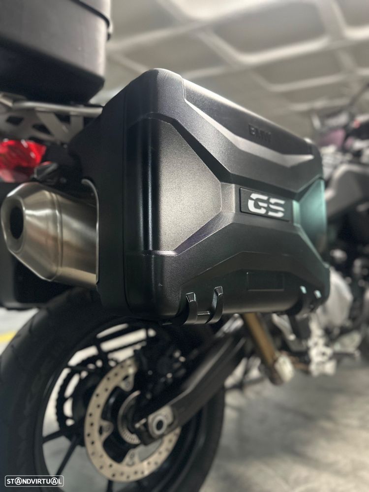 BMW F 750 GS Triple Black - 11