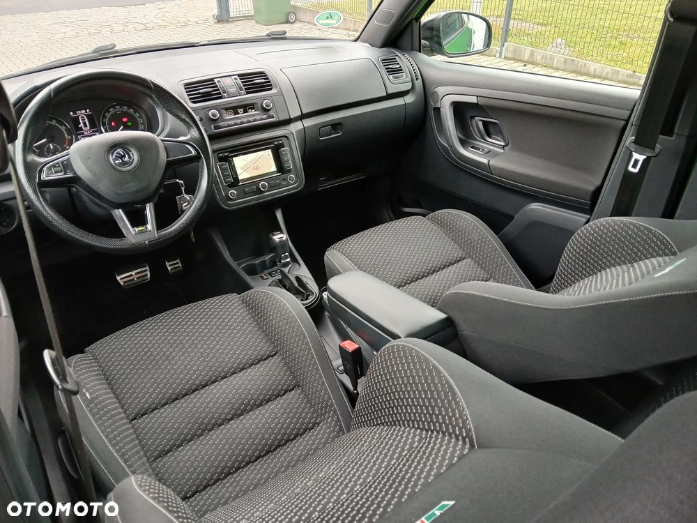 Skoda Fabia 1.4 TSI DSG RS - 40