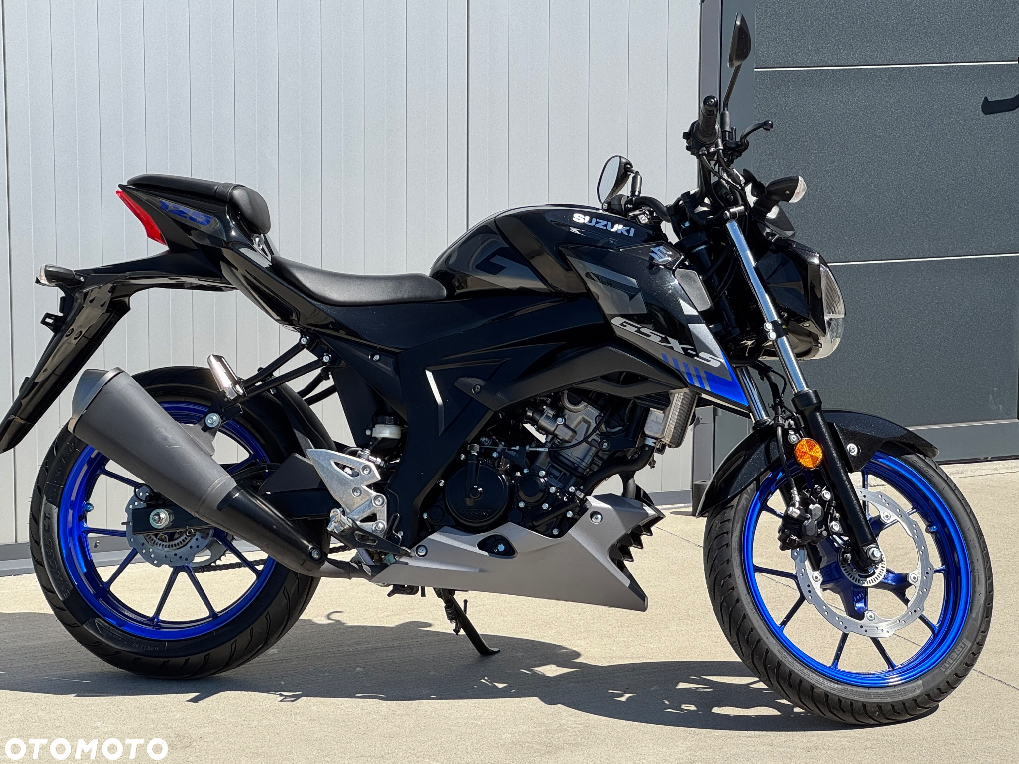 Suzuki GSX - 12
