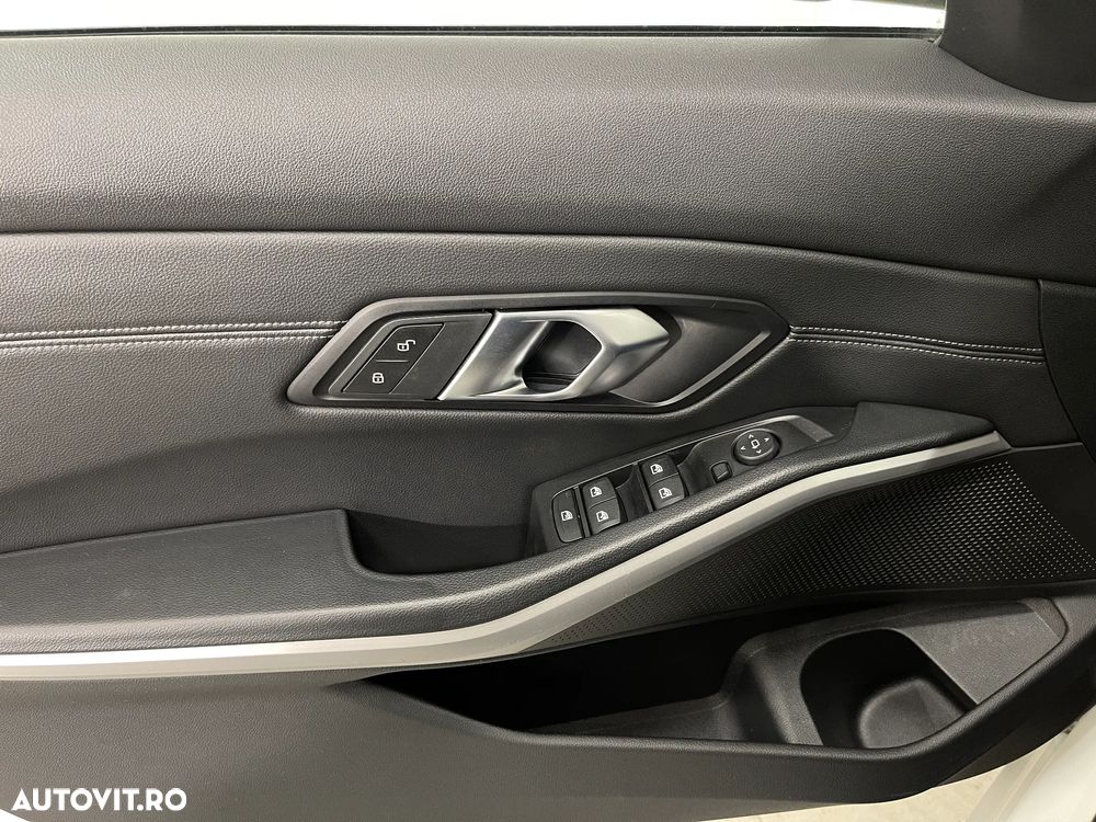 BMW Seria 3 320d xDrive AT Advantage - 23