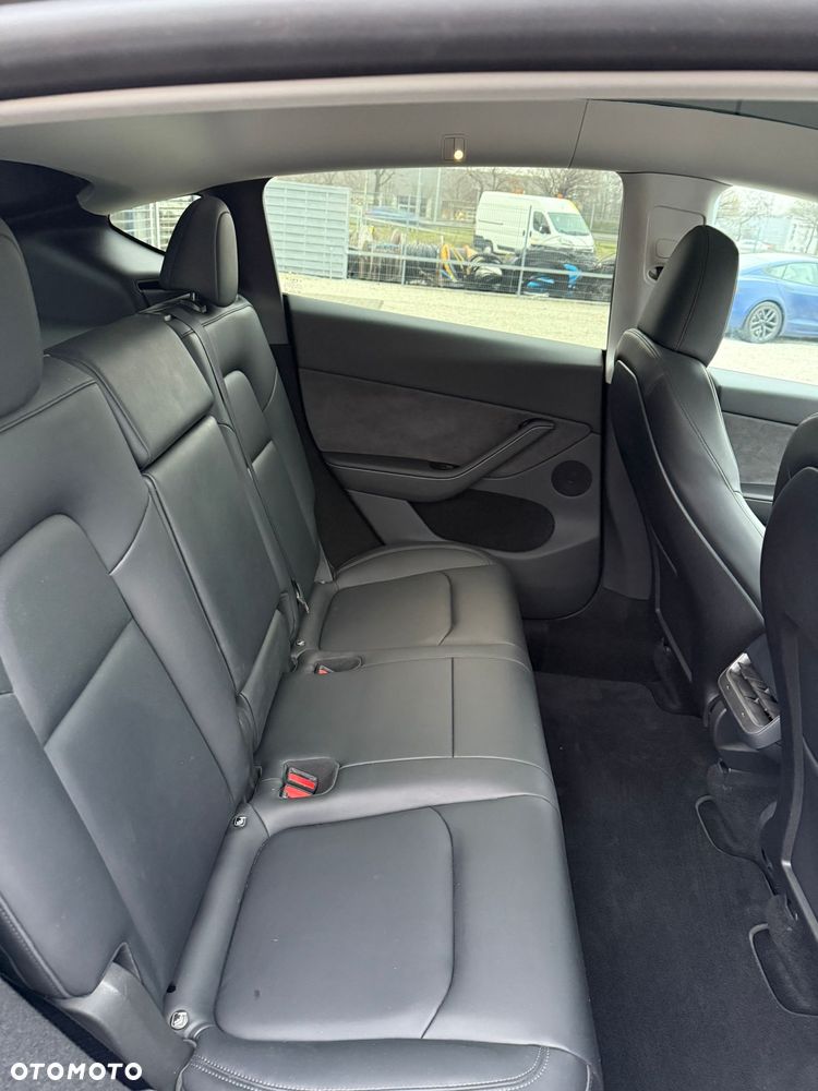 Tesla Y Long Range Dual Motor AWD - 10