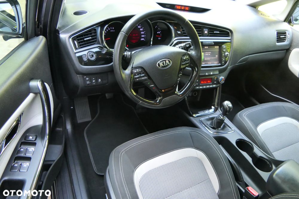 Kia Ceed 1.6 GDI L - 18