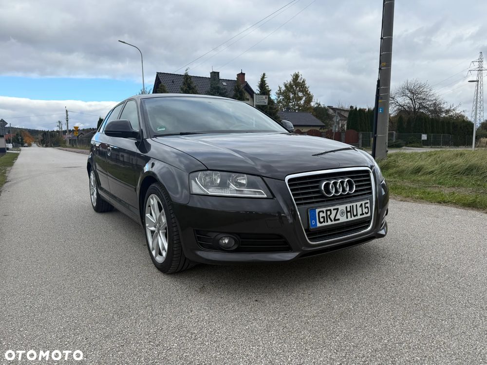 Audi A3 Sportback 1.6 TDI DPF Ambiente - 2