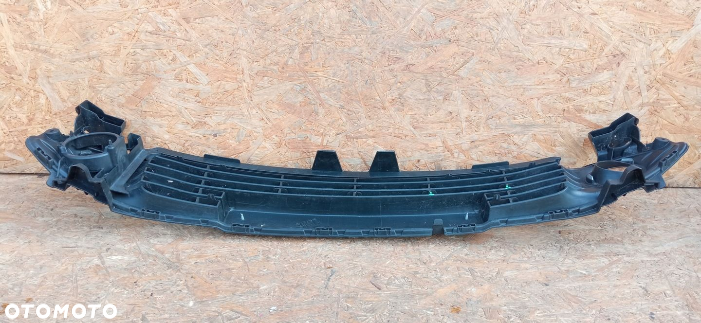 RENAULT CLIO IV 4 12- ATRAPA KRATKA ŚRODKOWA GRILL 622542958R - 9
