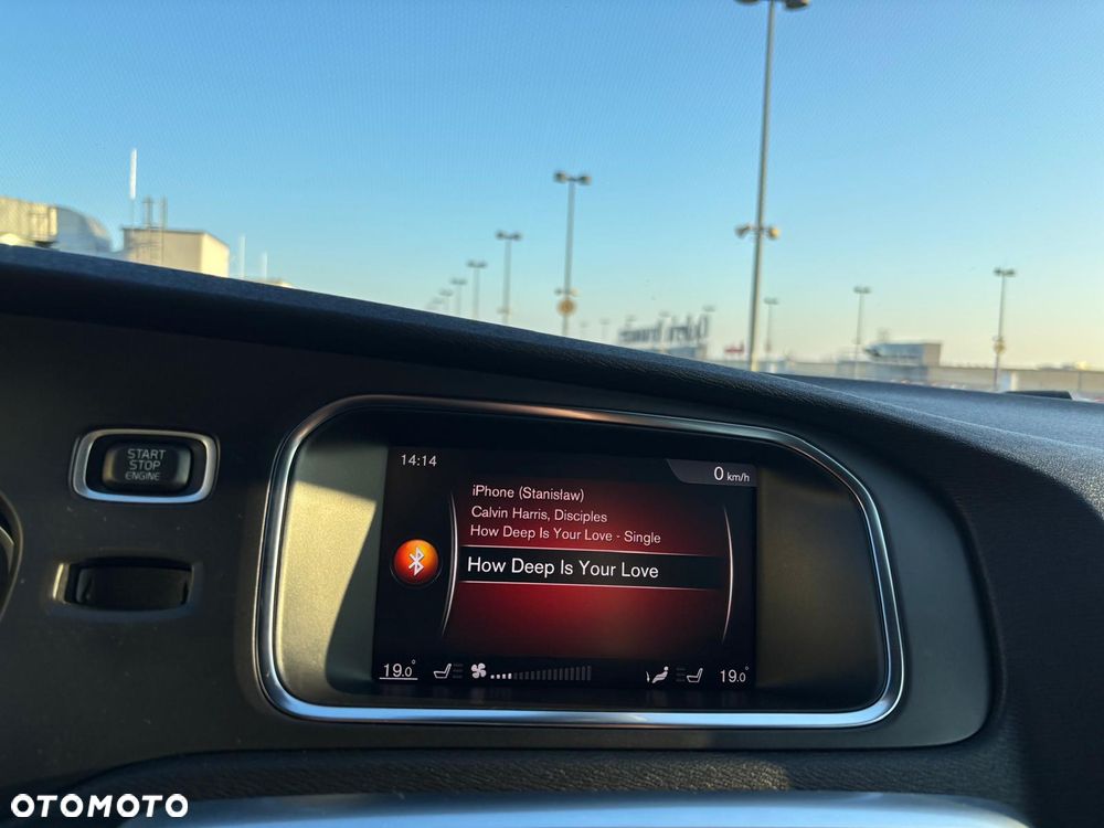 Volvo V40 T3 Drive-E Momentum - 30