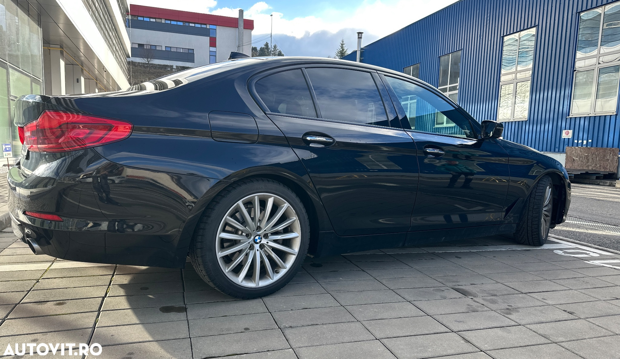 BMW Seria 5 530i Aut. Luxury Line - 4