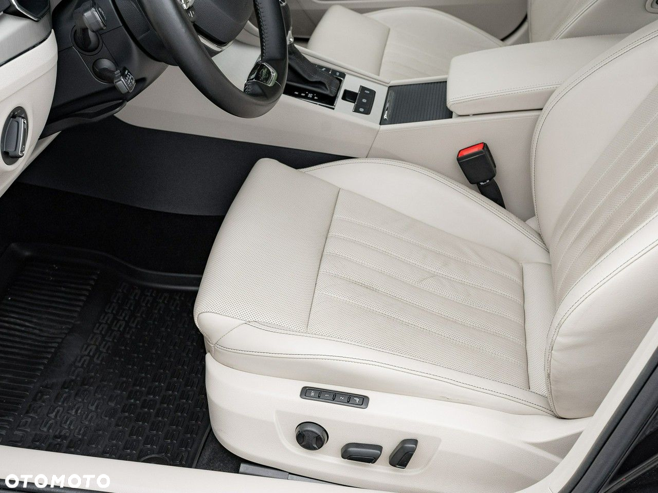 Skoda Superb 2.0 TDI SCR 4x4 L&K DSG - 14