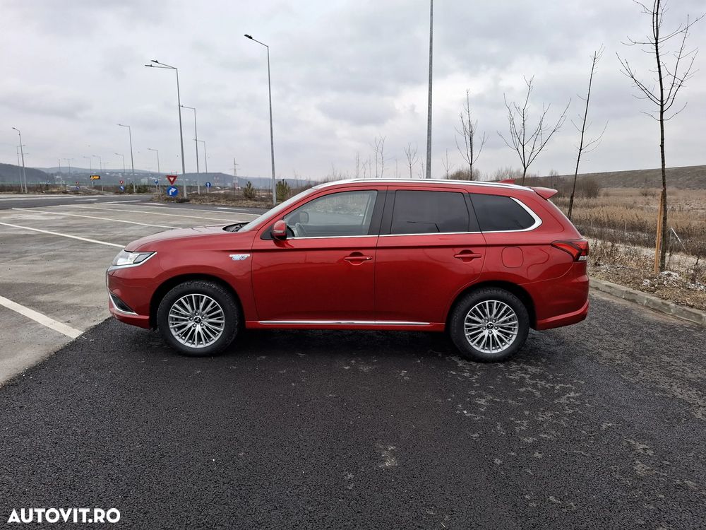 Mitsubishi Outlander PHEV 2.4 L 4X4 Instyle+ - 2