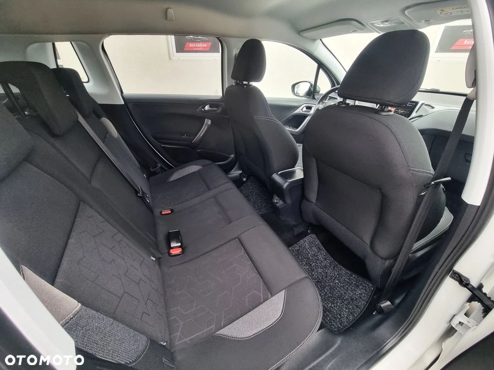 Peugeot 2008 1.2 Pure Tech Style S&S - 14