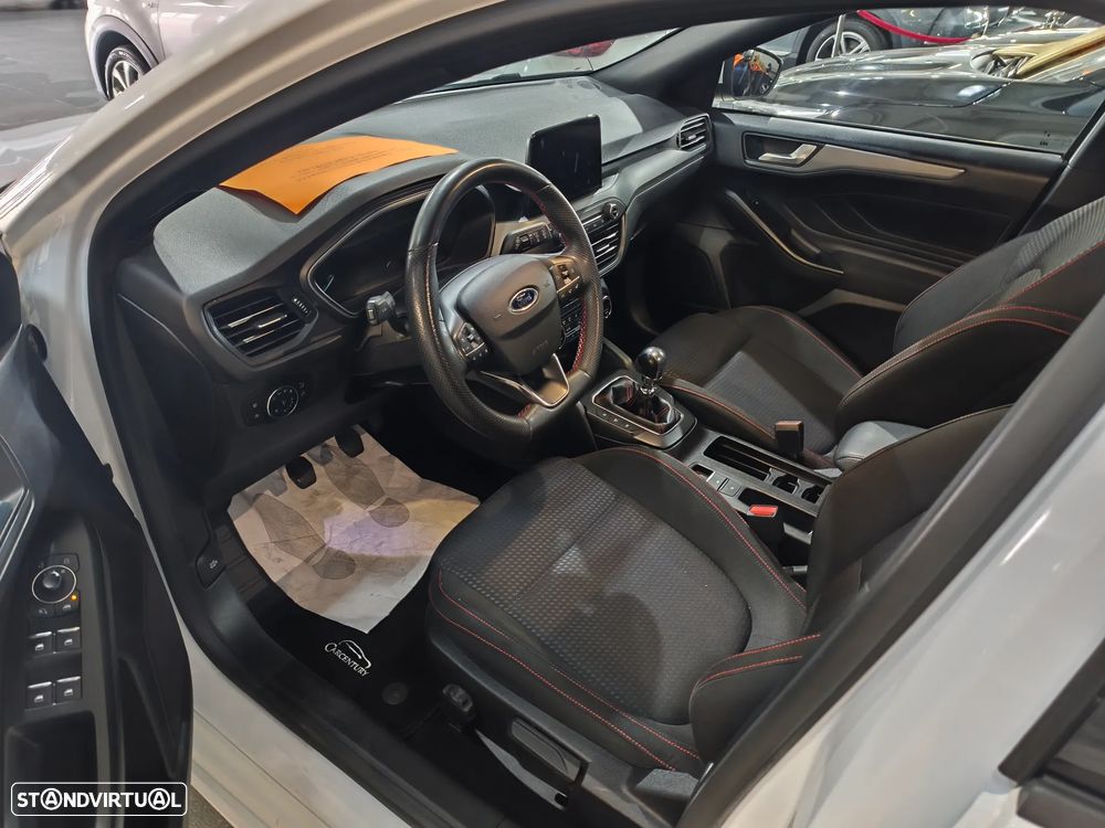 Ford Focus 1.0 EcoBoost MHEV ST-Line - 9